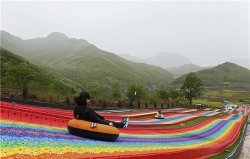 苏州彩虹滑草场
